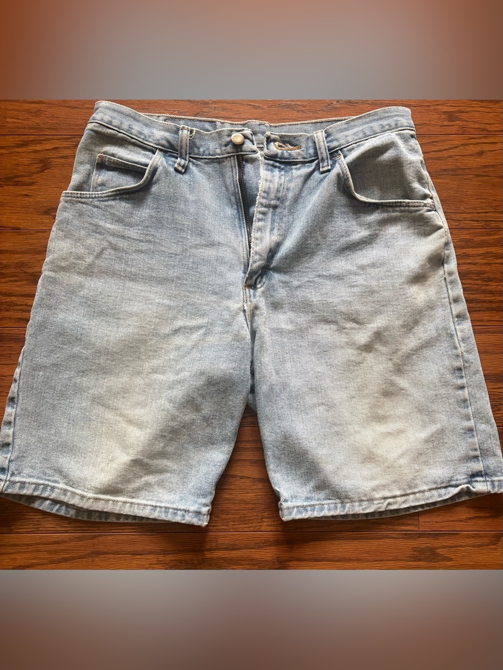Wrangler Light Wash Denim Jean Shorts - Men's Sz 32